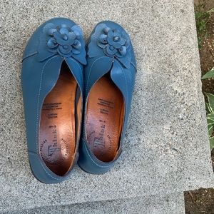 Think! German brand blue leather floral ballet flats